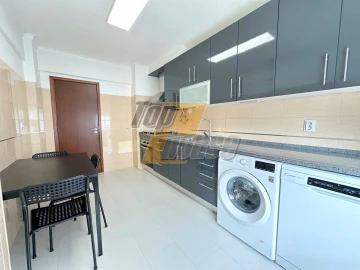 Apartamento T2 para Arrendamento em Corroios