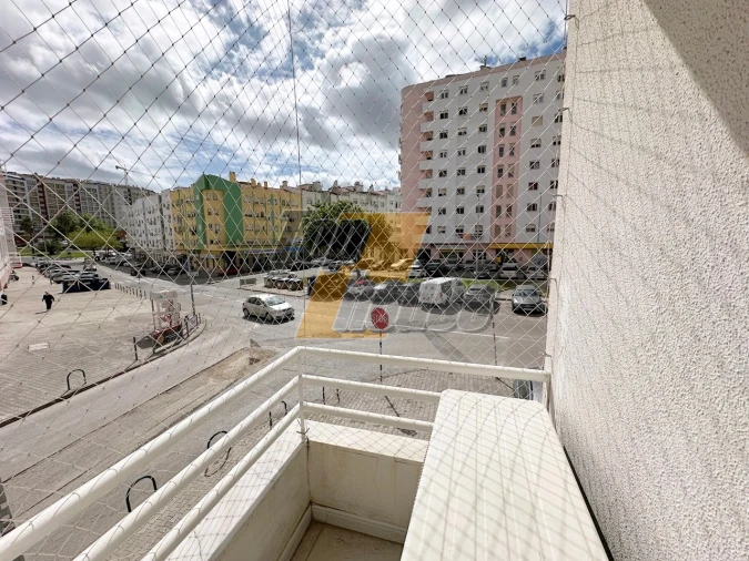 Apartamento T2 para Arrendamento em Corroios Foto 4