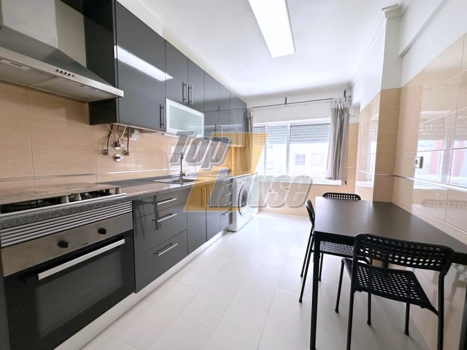 Apartamento T2 para Arrendamento em Corroios