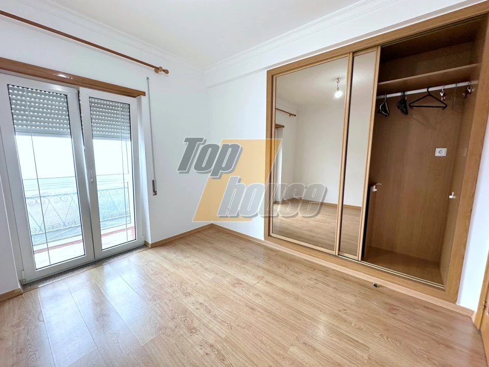 Apartamento T2 para Arrendamento em Quinta do Conde Foto 12