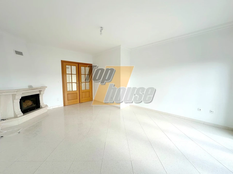 Apartamento T2 para Arrendamento em Quinta do Conde Foto 1