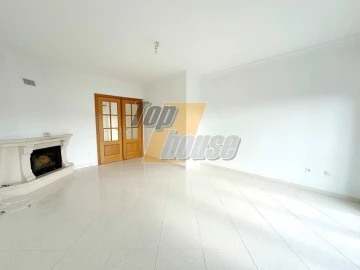 Apartamento T2 para Arrendamento em Quinta do Conde