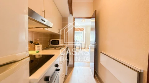 Apartamento T1 para Arrendamento em Carcavelos e Parede