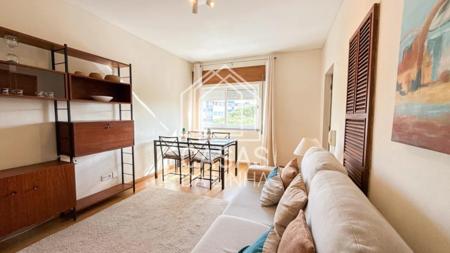 Apartamento T1 para Arrendamento em Carcavelos e Parede Foto 4