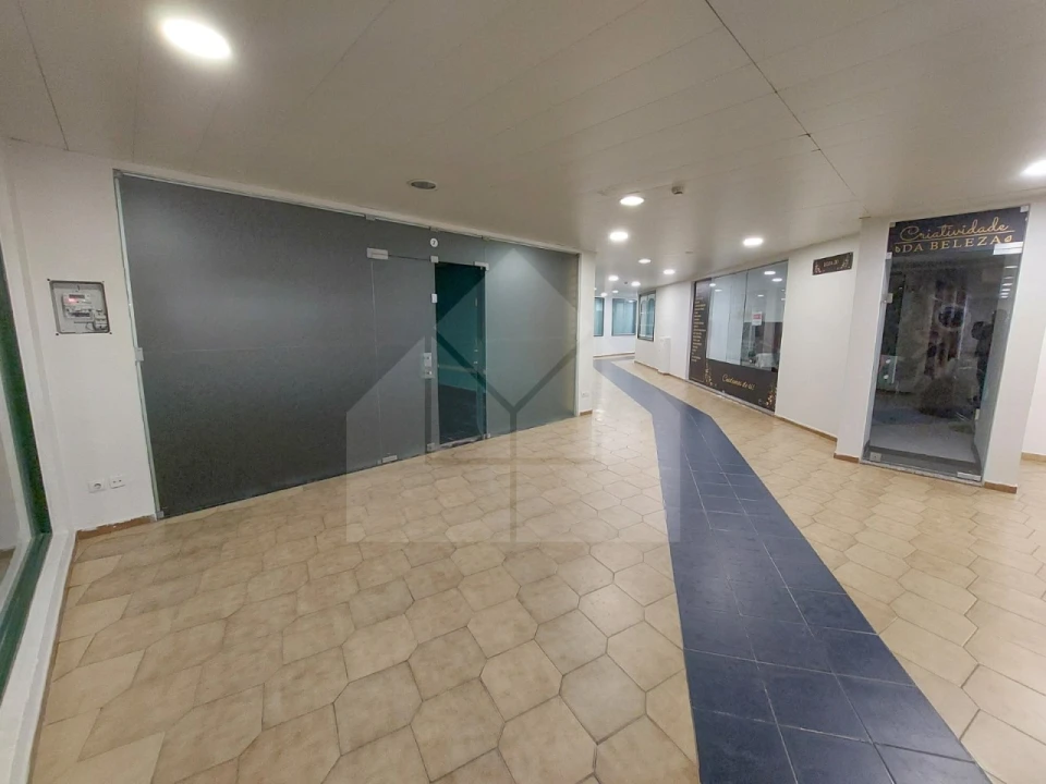 Loja para Arrendamento em Lourinhã e Atalaia Foto 8