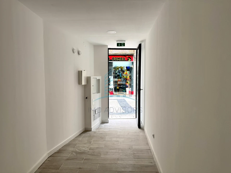 Loja para Arrendamento em Cedofeita, Santo Ildefonso, Sé, Miragaia, São Nicolau e Vitória Foto 2