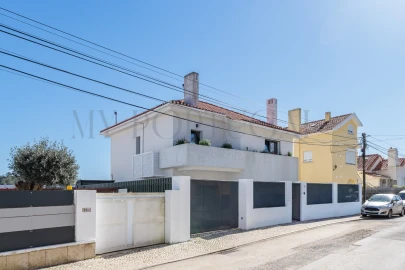 Moradia T3 para Venda em Oeiras e São Julião da Barra, Paço de Arcos e Caxias