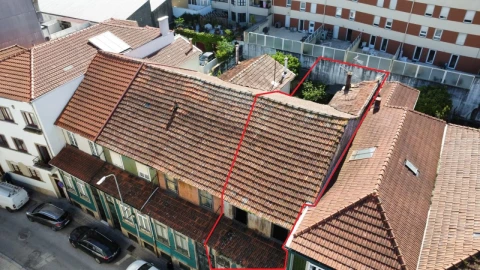 Moradia T3 para Venda em Paranhos