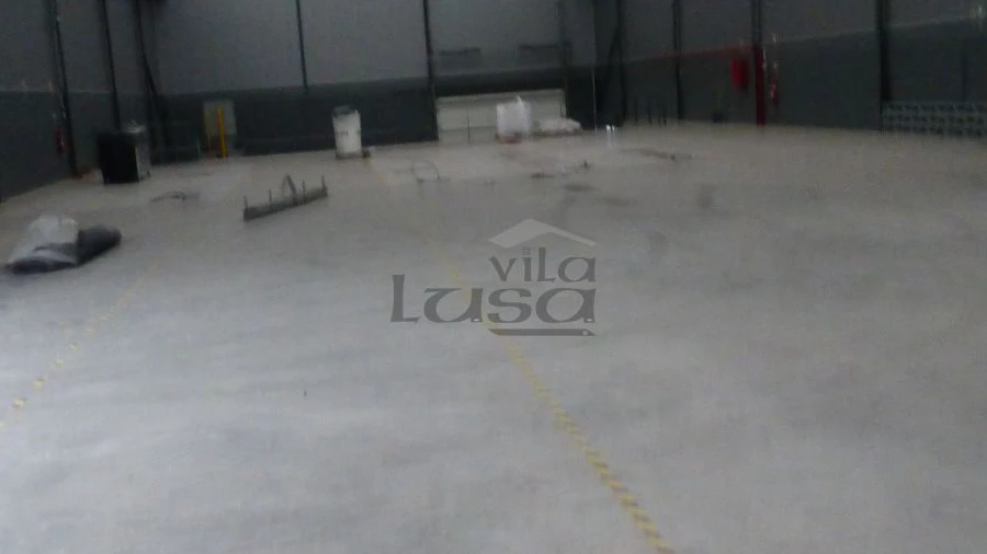 Armazém para Arrendamento em Avintes
