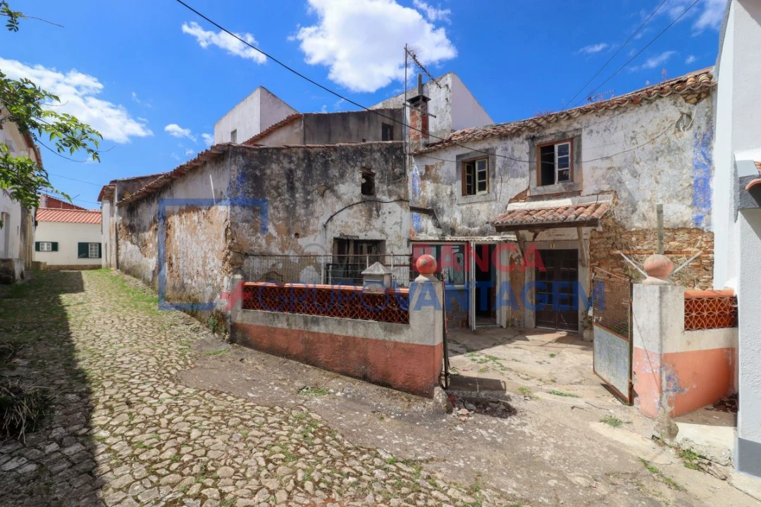 Moradia T2 para Venda em Santa Maria, São Pedro e Sobral da Lagoa Foto 1