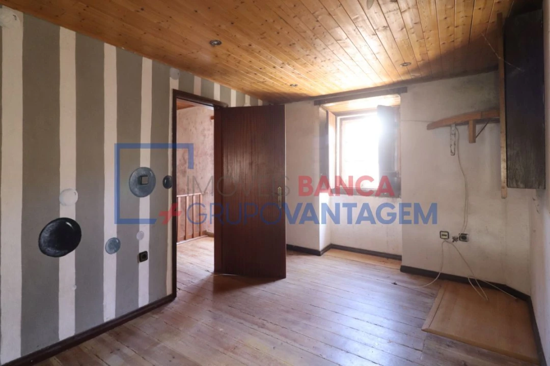 Moradia T2 para Venda em Santa Maria, São Pedro e Sobral da Lagoa Foto 12