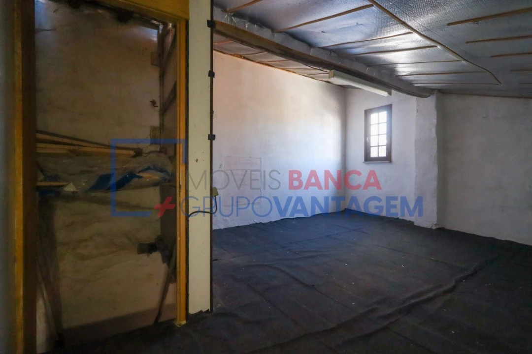 Moradia T2 para Venda em Santa Maria, São Pedro e Sobral da Lagoa Foto 27