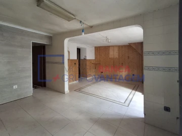 Moradia T3 para Venda em Santa Maria, São Pedro e Sobral da Lagoa