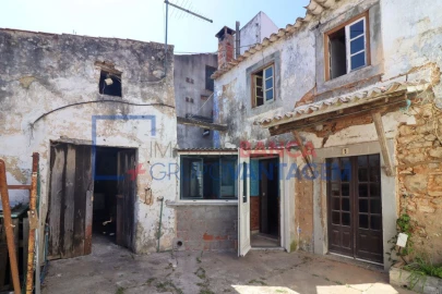 Moradia T2 para Venda em Santa Maria, São Pedro e Sobral da Lagoa