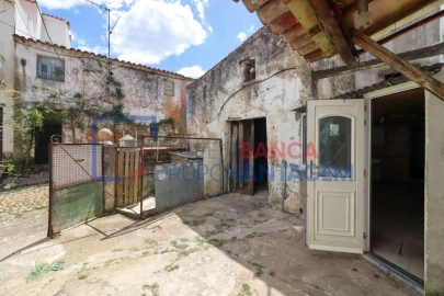 Moradia T2 para Venda em Santa Maria, São Pedro e Sobral da Lagoa