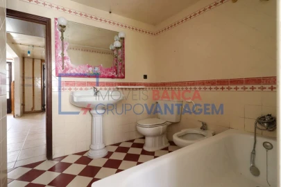 Moradia T2 para Venda em Santa Maria, São Pedro e Sobral da Lagoa