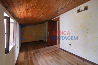 Moradia T2 para Venda em Santa Maria, São Pedro e Sobral da Lagoa