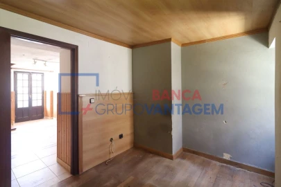 Moradia T2 para Venda em Santa Maria, São Pedro e Sobral da Lagoa