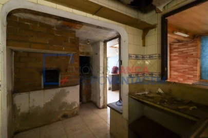 Moradia T2 para Venda em Santa Maria, São Pedro e Sobral da Lagoa