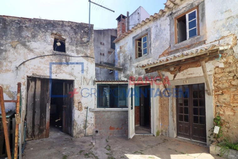 Moradia T2 para Venda em Santa Maria, São Pedro e Sobral da Lagoa Foto 2