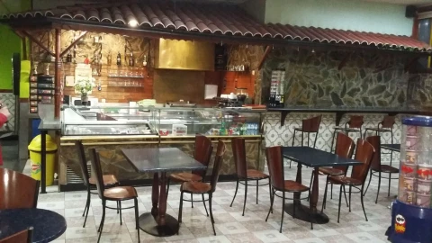 Loja para Arrendamento em Mafamude e Vilar do Paraíso