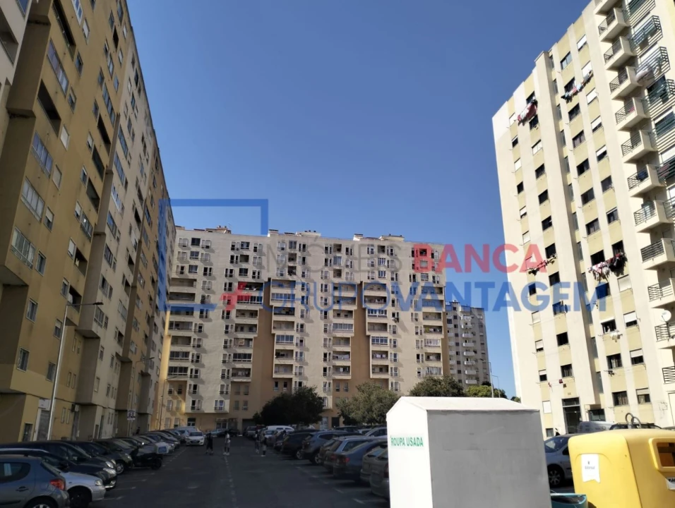 Apartamento T3 para Venda em Carregado e Cadafais Foto 1