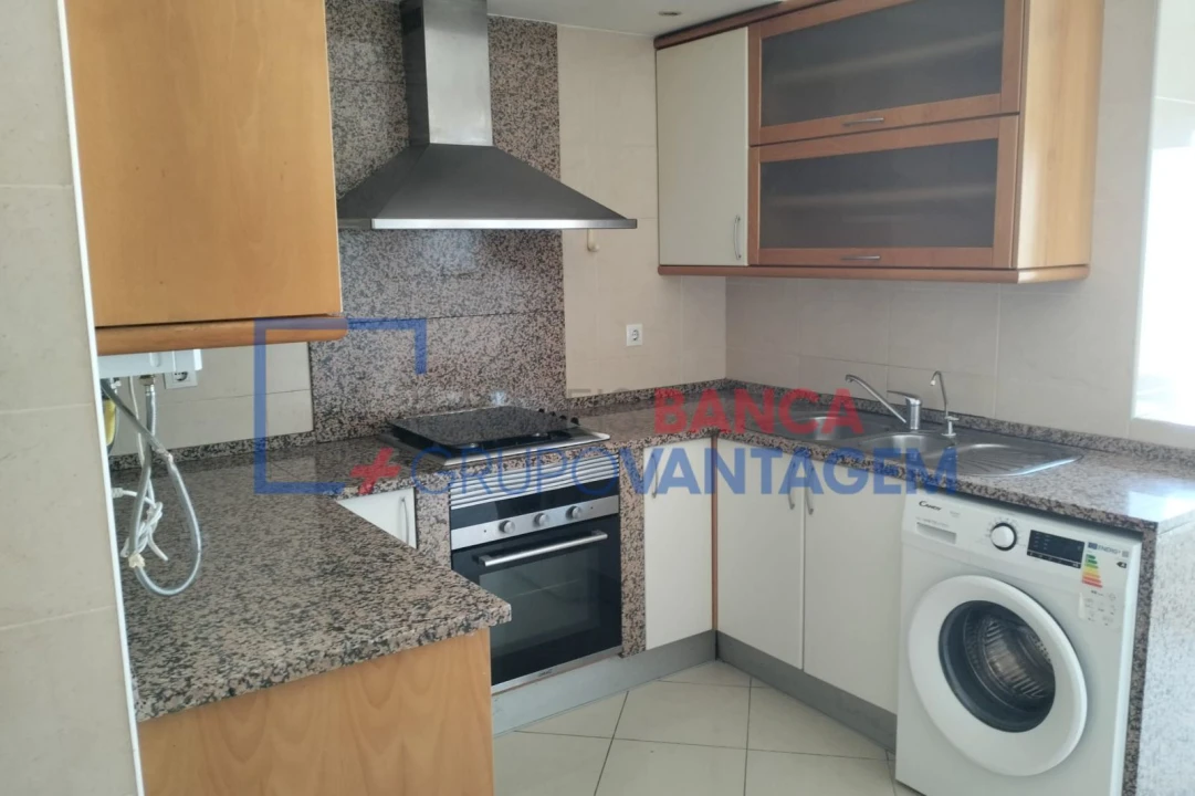 Apartamento T3 para Venda em Carregado e Cadafais Foto 8