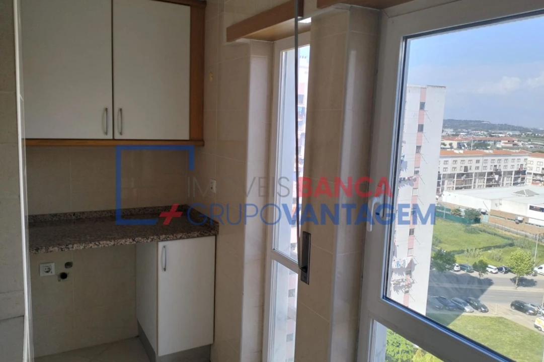 Apartamento T3 para Venda em Carregado e Cadafais Foto 9