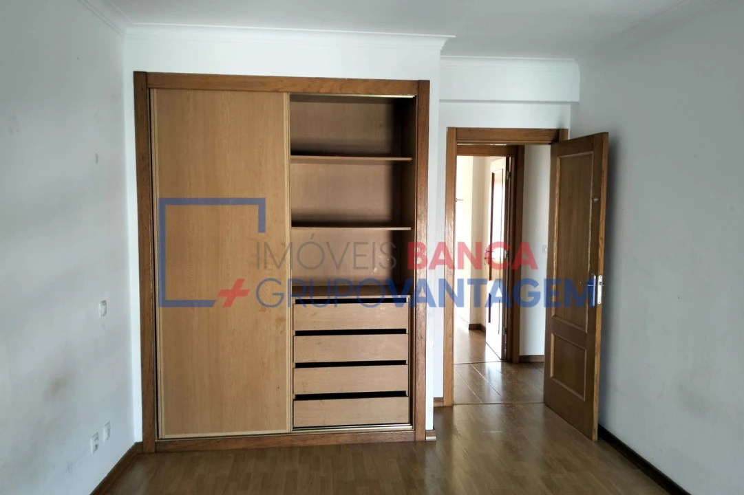 Apartamento T3 para Venda em Carregado e Cadafais Foto 14