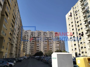 Apartamento T3 para Venda em Carregado e Cadafais