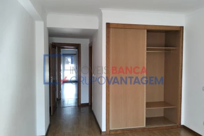 Apartamento T3 para Venda em Carregado e Cadafais