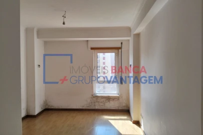 Apartamento T3 para Venda em Carregado e Cadafais