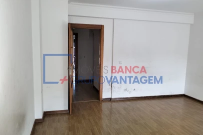Apartamento T3 para Venda em Carregado e Cadafais