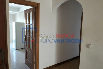 Apartamento T3 para Venda em Carregado e Cadafais