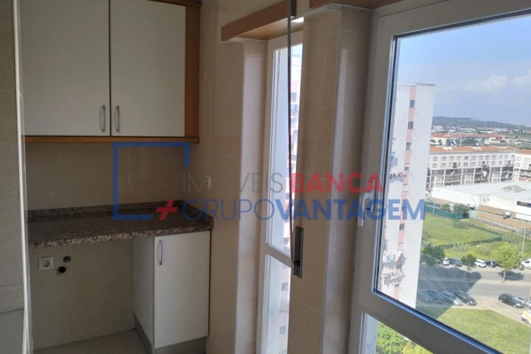 Apartamento T3 para Venda em Carregado e Cadafais Foto 9