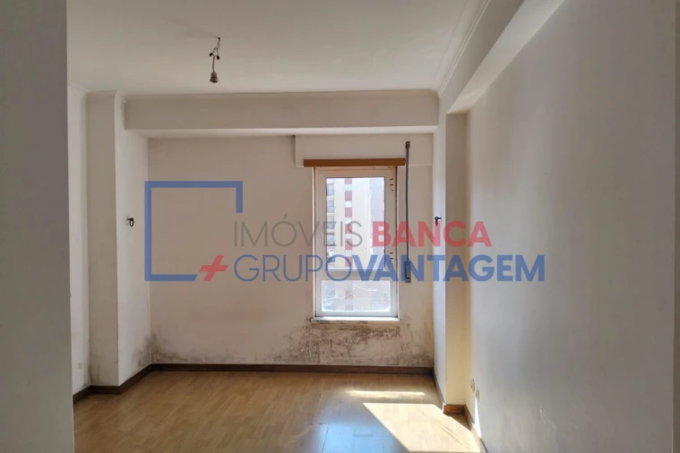 Apartamento T3 para Venda em Carregado e Cadafais Foto 13
