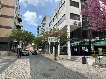 Loja para Arrendamento em Leiria, Pousos, Barreira e Cortes