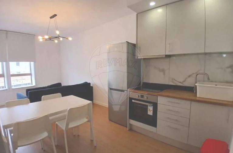 Apartamento T1 para Venda em Cedofeita, Santo Ildefonso, Sé, Miragaia, São Nicolau e Vitória Foto 2