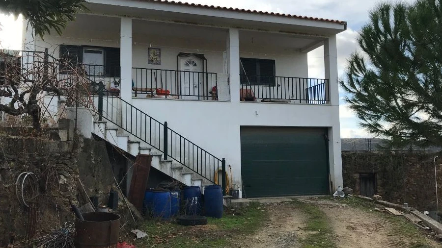 Moradia T2 para Venda em Parada e Sendim da Ribeira