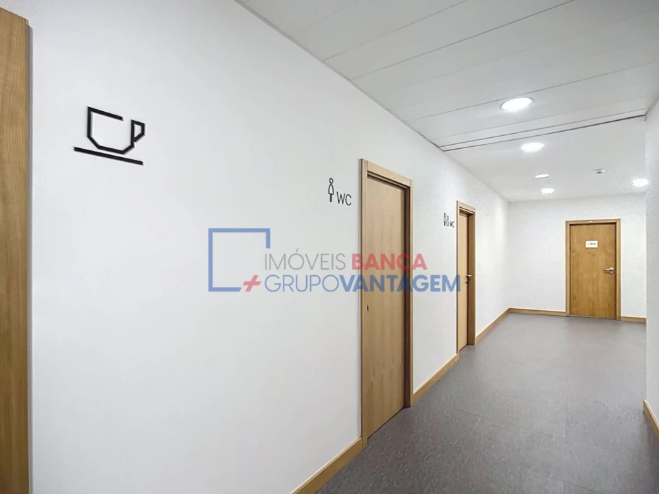 Escritório para Arrendamento em São Domingos de Benfica Foto 10