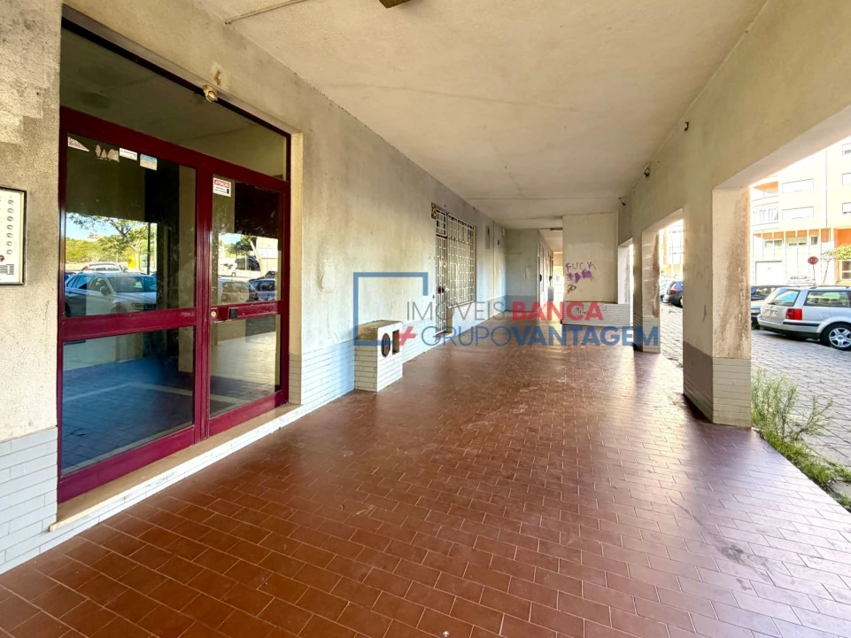 Apartamento T2 para Venda em Algueirão-Mem Martins Foto 3