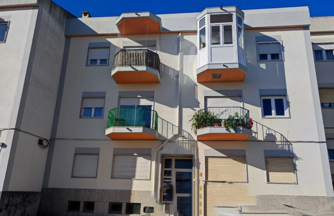 Apartamento T2 para Venda em Barcarena Foto 1