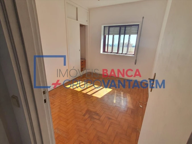 Apartamento T3 para Venda em Vilar de Andorinho Foto 6