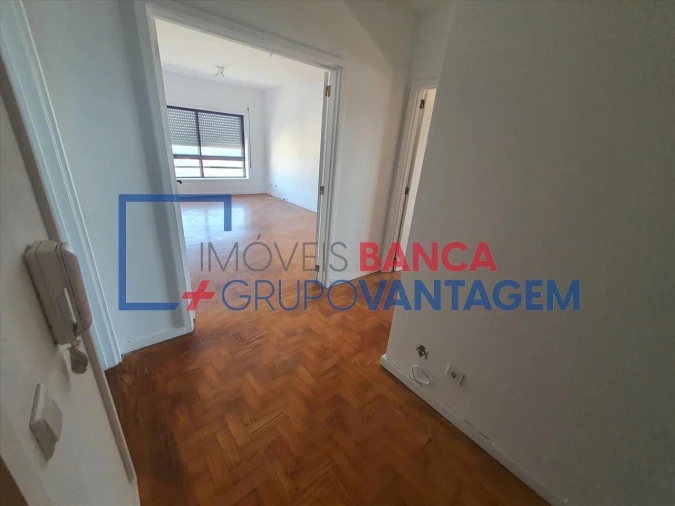 Apartamento T3 para Venda em Vilar de Andorinho Foto 9