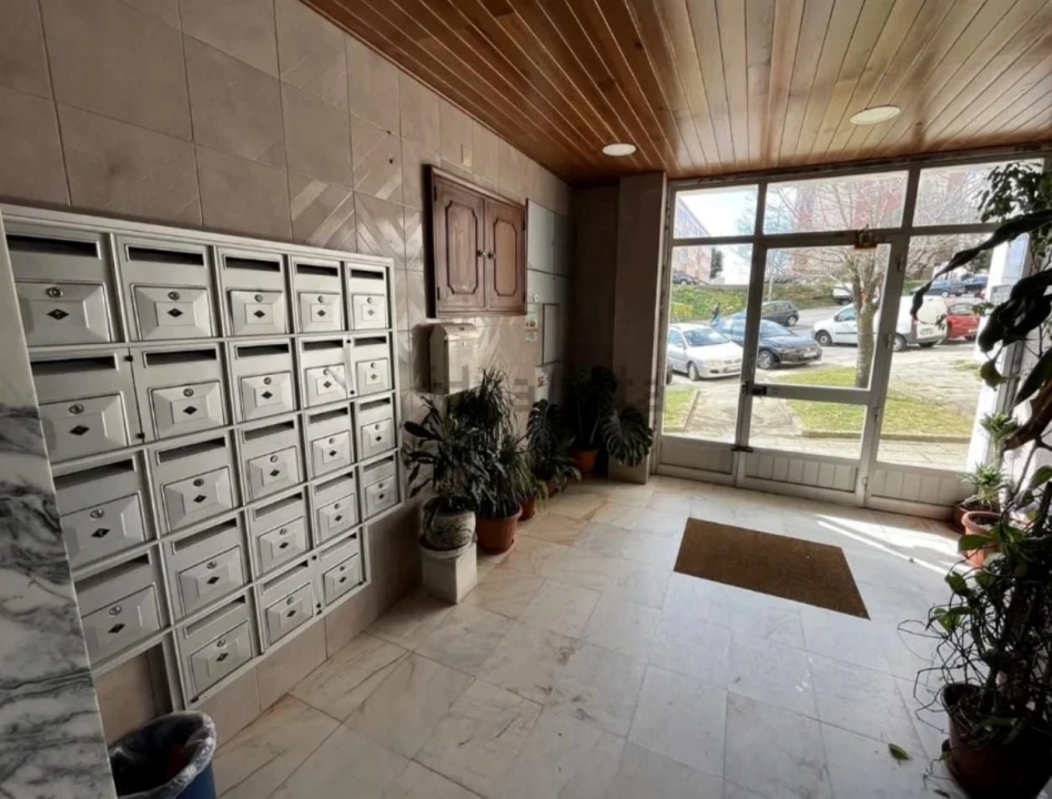Apartamento T2 para Venda em Agualva e Mira-Sintra Foto 16