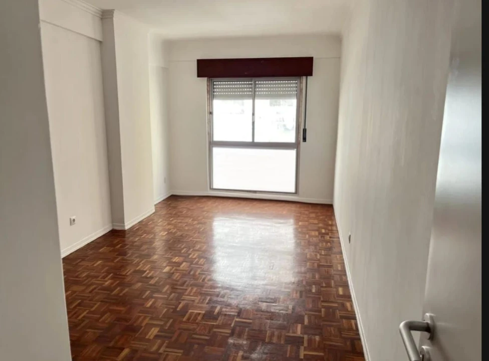 Apartamento T2 para Venda em Agualva e Mira-Sintra Foto 17