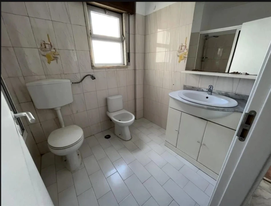 Apartamento T2 para Venda em Agualva e Mira-Sintra Foto 12