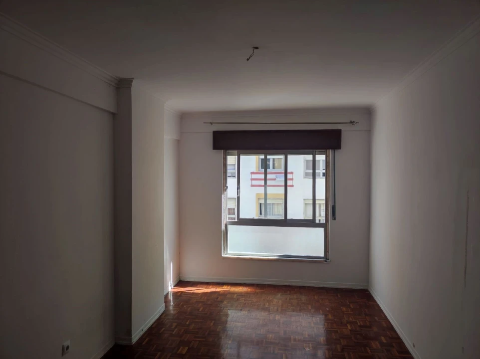 Apartamento T2 para Venda em Agualva e Mira-Sintra Foto 20