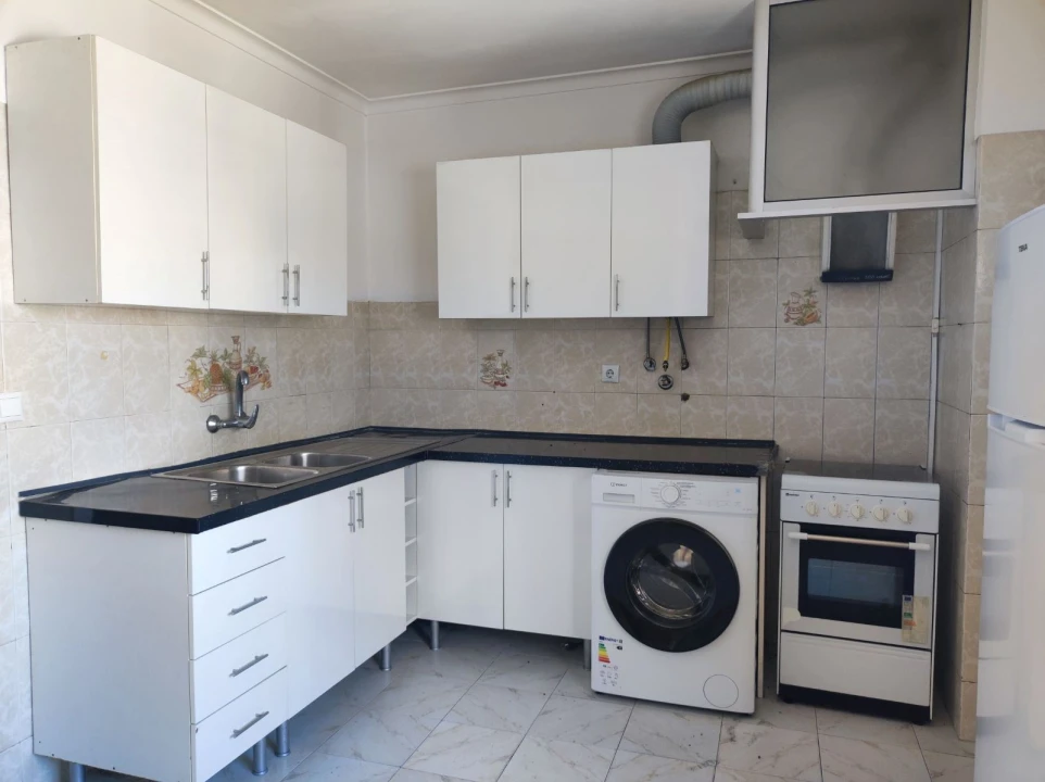 Apartamento T2 para Venda em Agualva e Mira-Sintra Foto 7