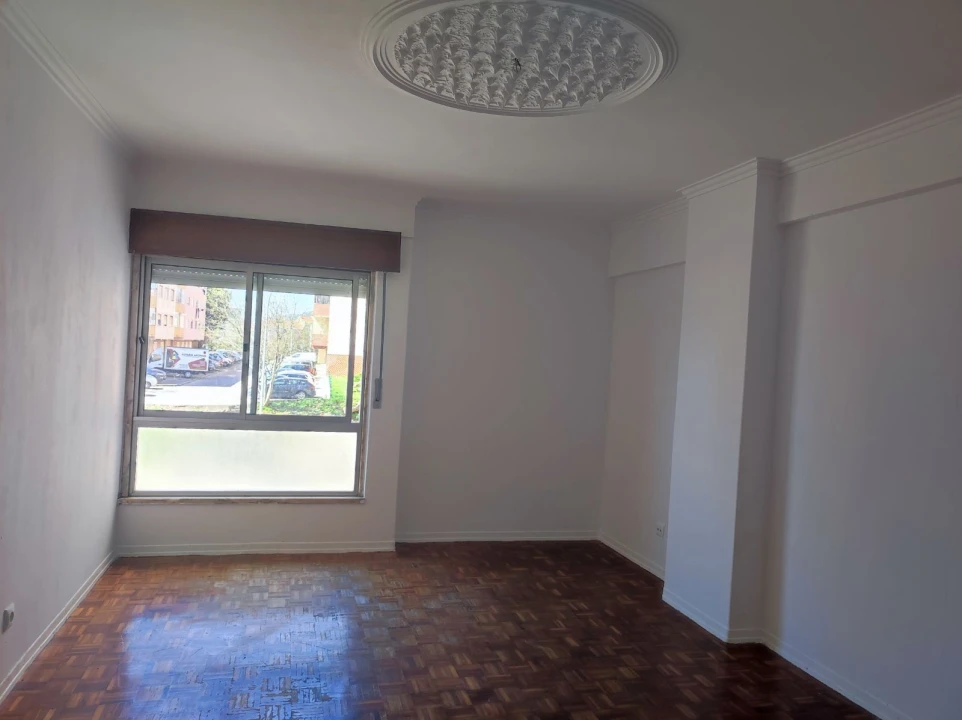 Apartamento T2 para Venda em Agualva e Mira-Sintra Foto 28
